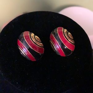 2/25 🧡 Vintage 80s enamel earrings